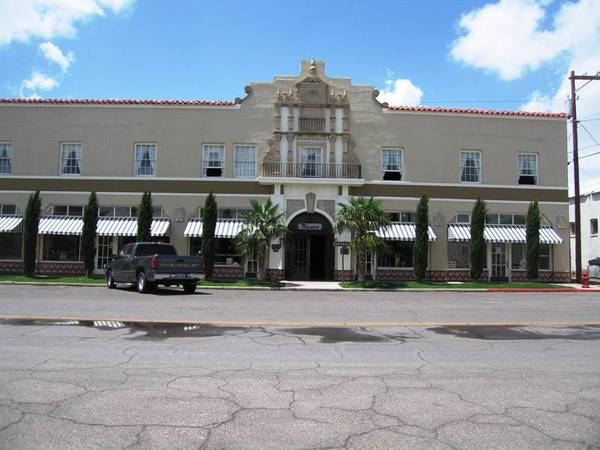El Piasano Hotel