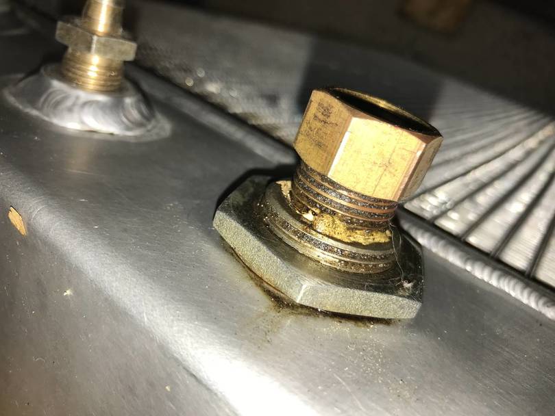 correct oil cooler line fittings ?