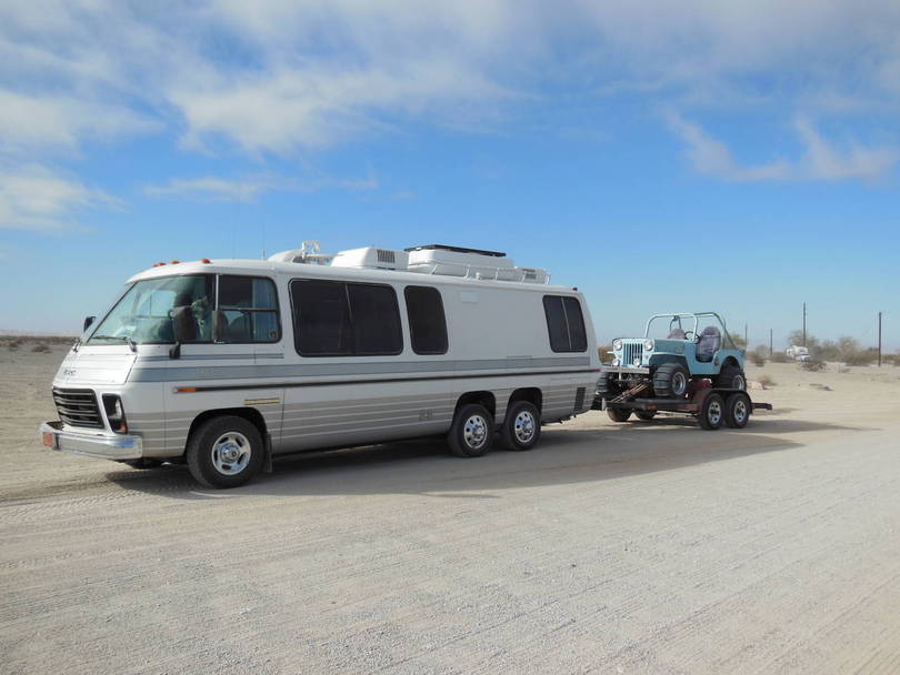 2014 Thanksgiving Sand Dune Trip.  The Only GMC Motorhome I've Seen There