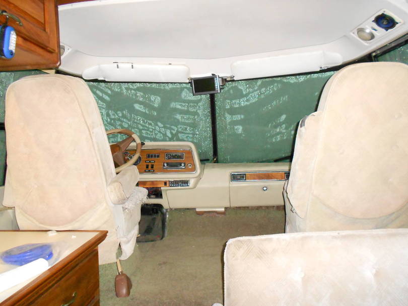 ARC8000 Installation behind visor and in glove box