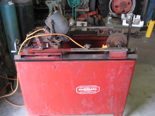 Tire truing machine