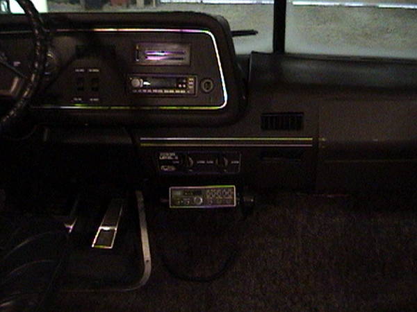 Drivers removable table bracket