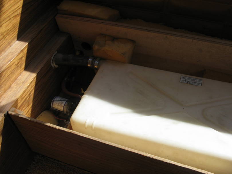 73 23 fresh water tank