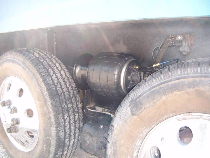 New Airbag similar diameter to stock - uses 85PSI
