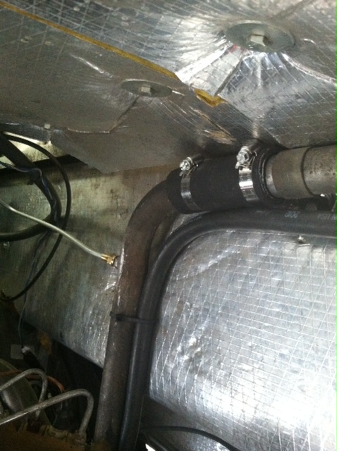 Return bung in filler pipe