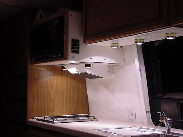 22_p380.jpg