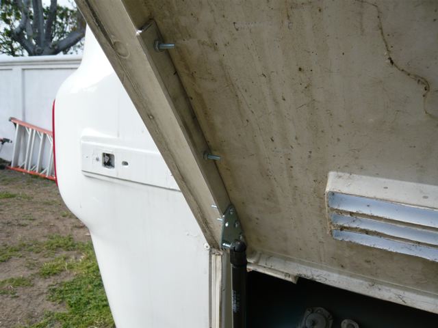 Propane Compartment Door Struts