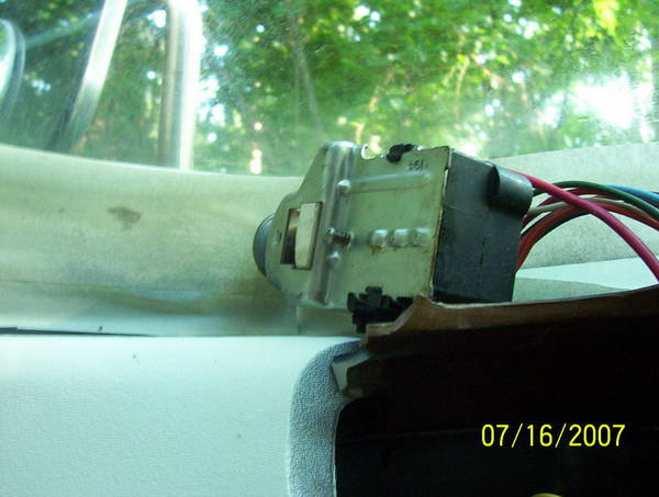 Headlight switch close up again.