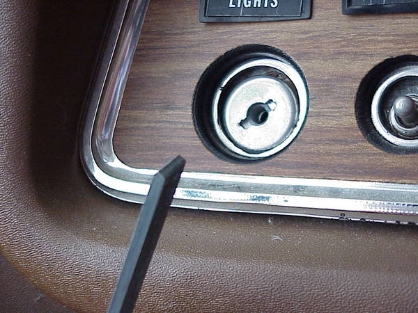 Removing the cover screw plate