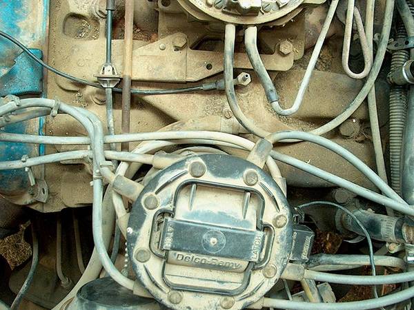 Accelerator cable, brake booster connection