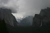 Yosemite_Valley_in_mist1.jpg