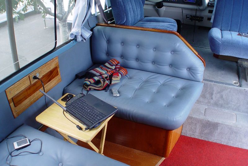 dinette looking forward