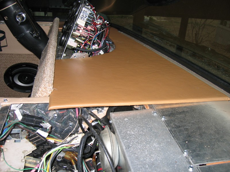 1090_-_Another_view_of_driver_s_side_dash_top