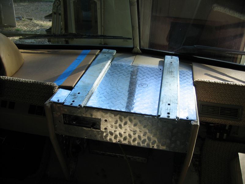 150# slides are mounted flat