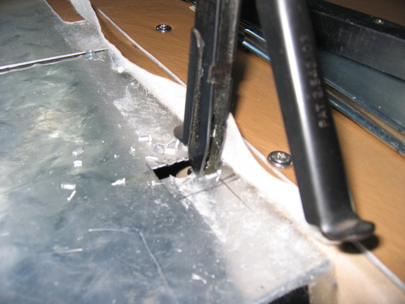 1620_-_Nibble_Hole_for_Mounting_Post