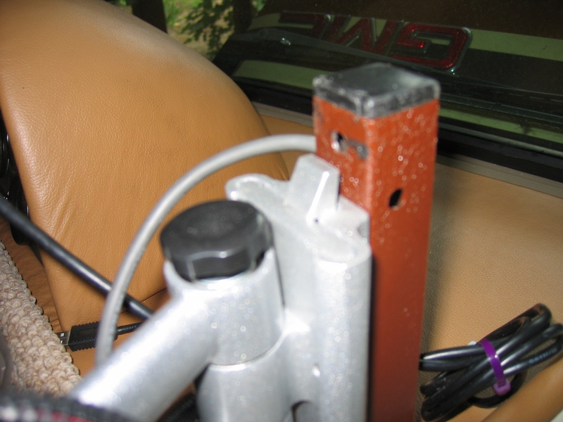 1690_-_Swing_Arm_Easily_Removed_from_Mount