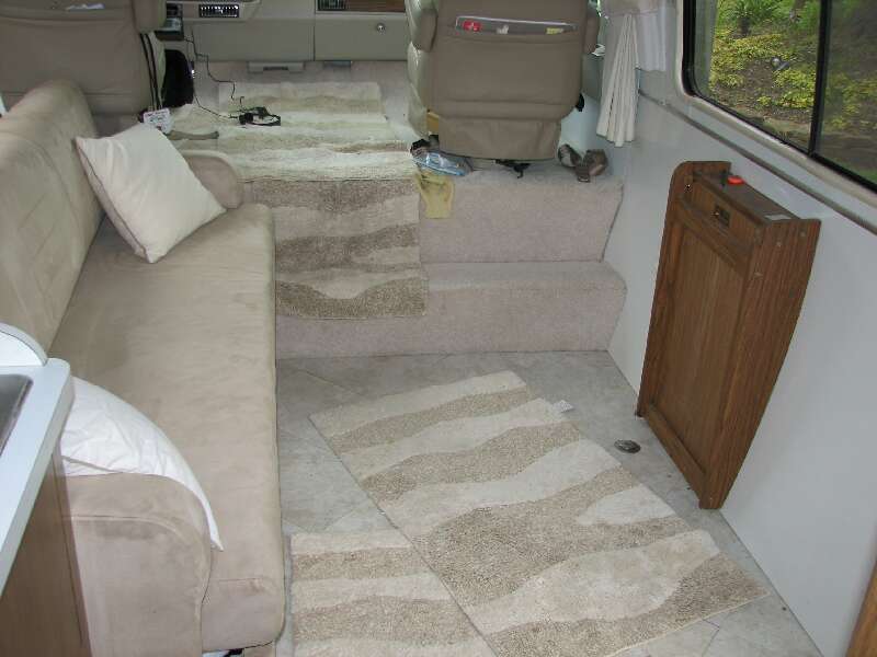 Lounge area for wheelchair access