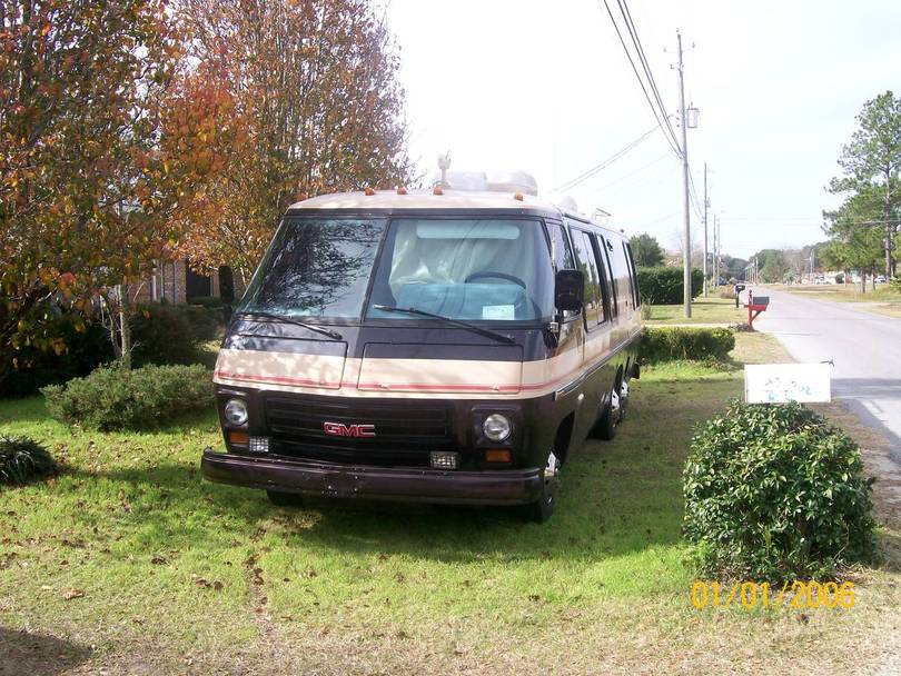 GMC_motorhome_001