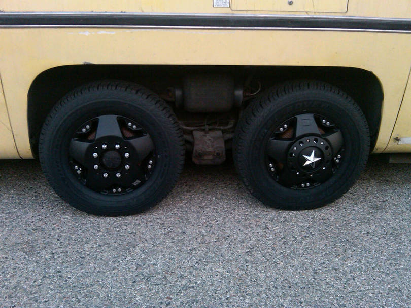 here is a contrast photo of the rear wheels