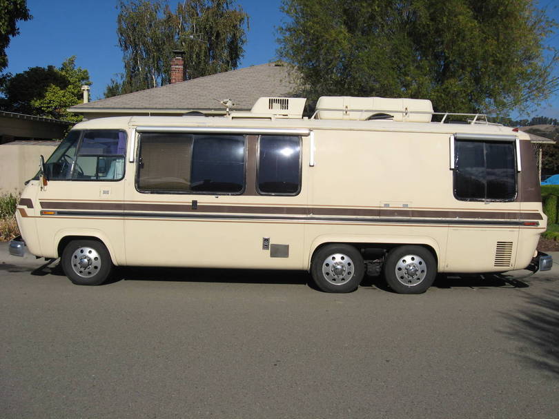 1975 Avion