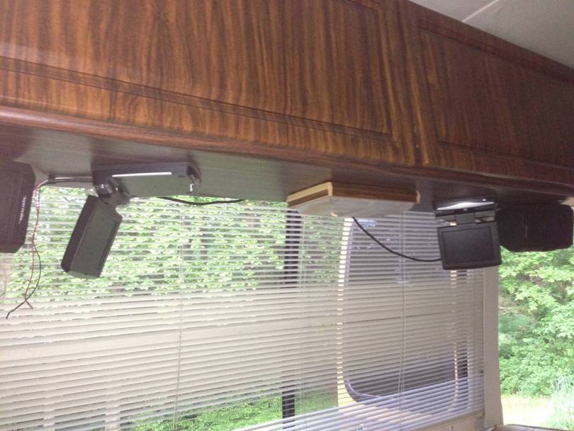 1975 Glenbrook, Leesburg VA