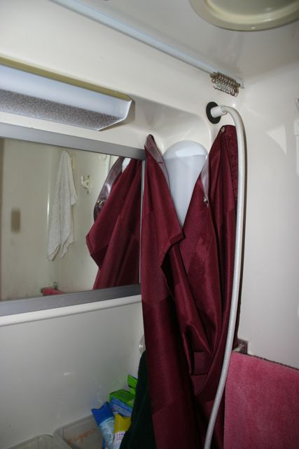shower_curtain_stowed