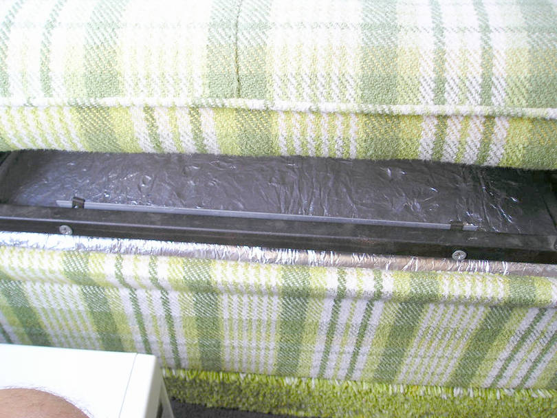 Rear_Settee_P7280071