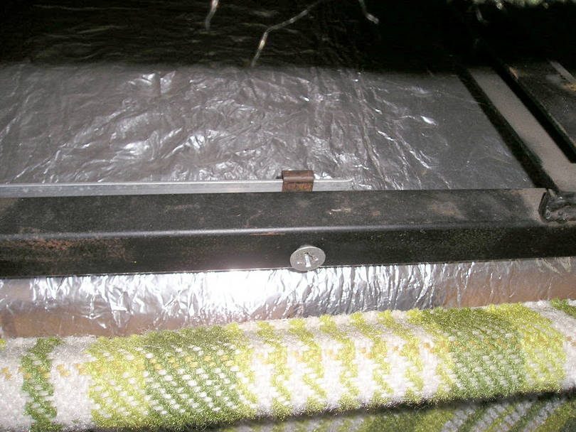 Rear_Settee_P7280073