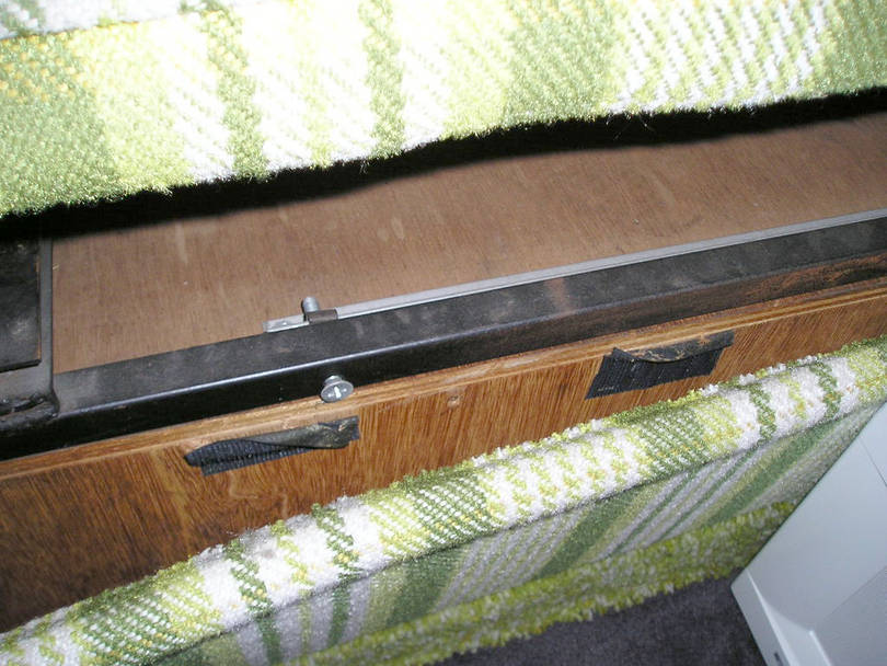 Rear_Settee_P7280075