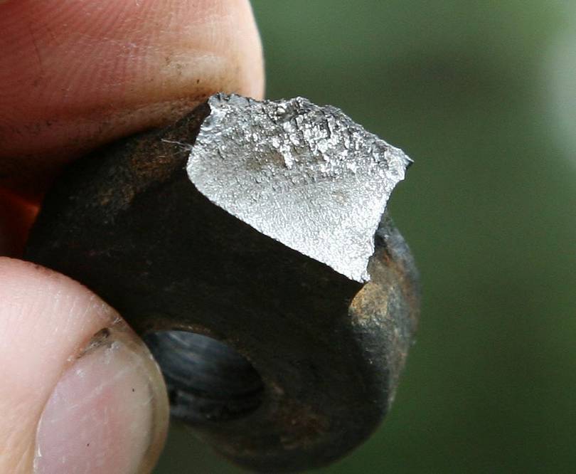 Analyzing the fracture surface