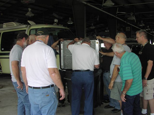 Checking out the mounting of the frame on the new radiator