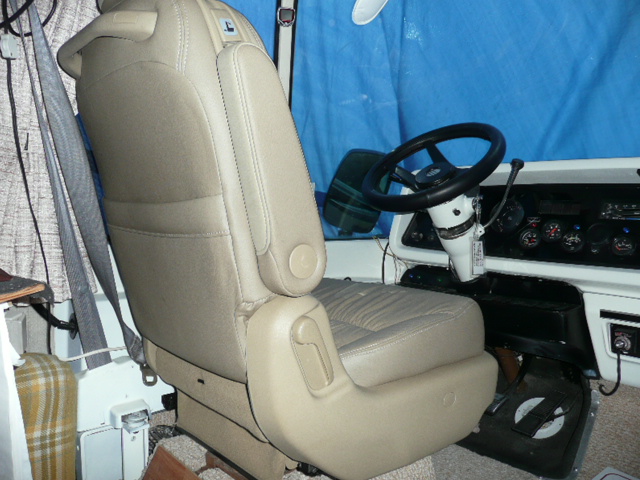 New_GMC_seats_003