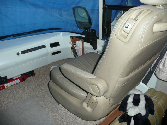 New_GMC_seats_005