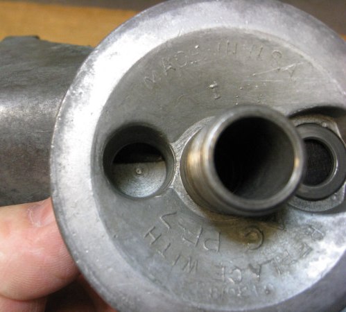 Oil filter adapter port