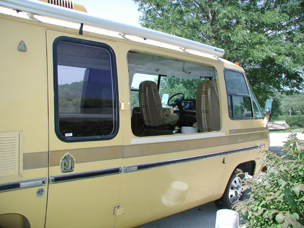 Side window out