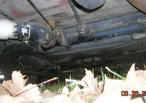 2 tanks come into a T with valves right before, handles go to rear bumper f