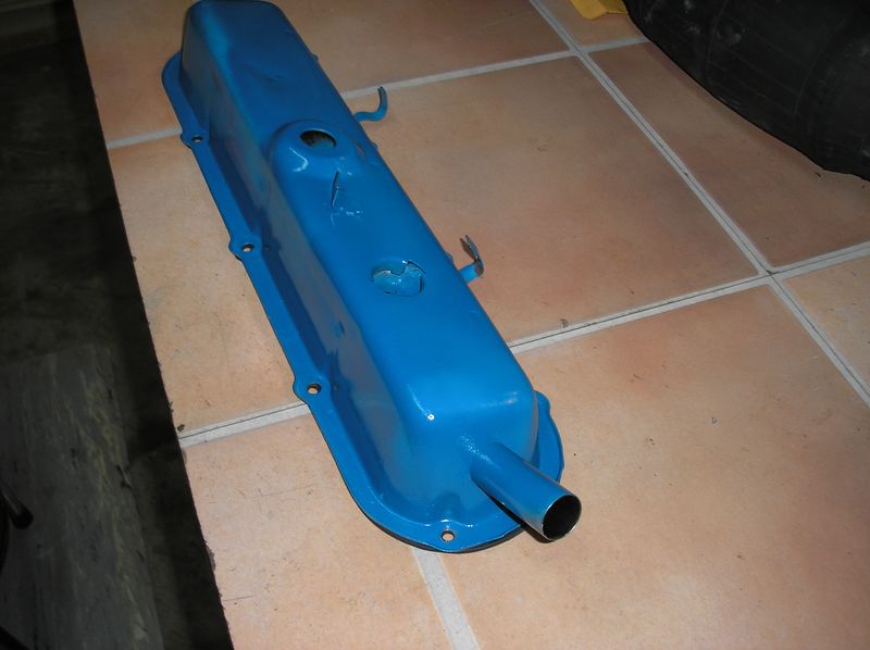 Oil filler port added to right rocker cover
