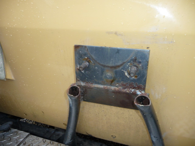 GMC_SPARE_TIRE_MOUNT_004