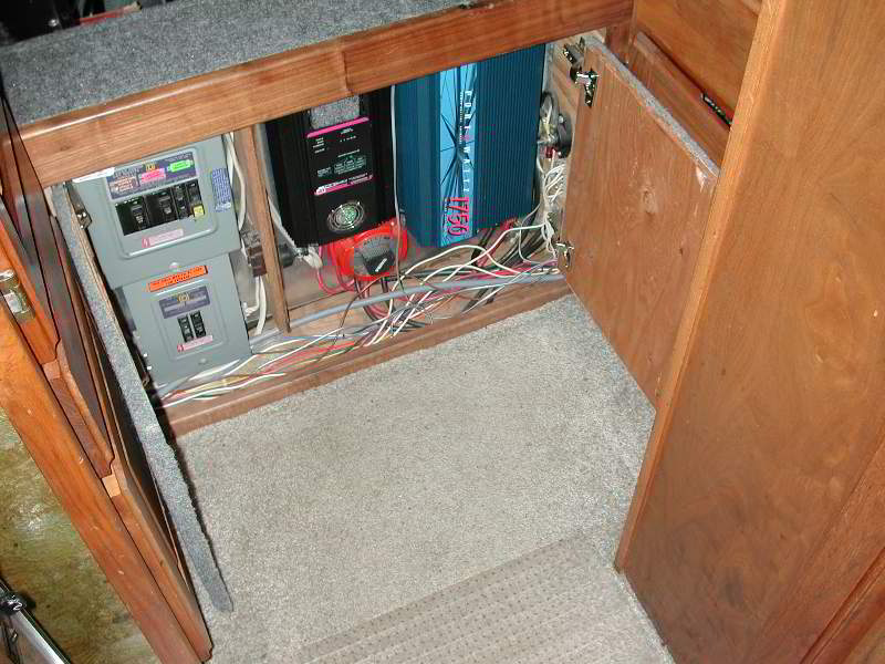 power-panel-under-bed-02