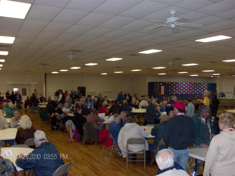 Crowd at Pinewood Derby
