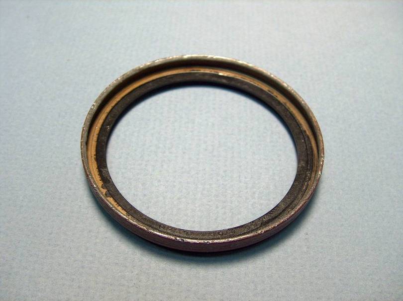 wheel_bearing_seal_problem_004