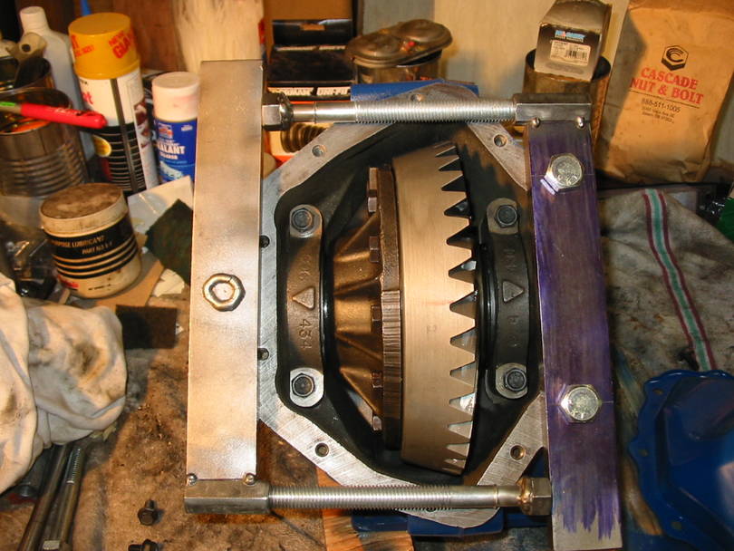 Final Drive Housing Spreader
