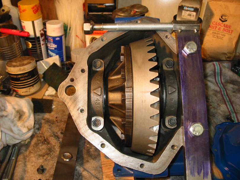 Final Drive Housing Spreader