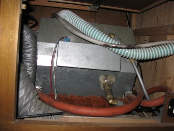 1978 Birchaven Rear Bath - As I got it - Interior