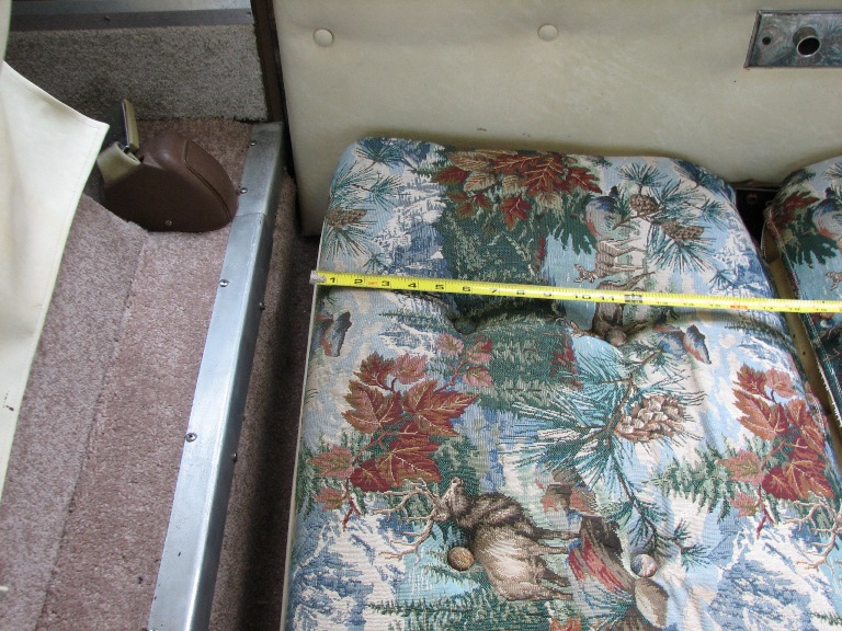 Interior  Dinette_bed_measurement_1