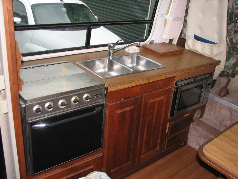 Interior Kitchen1