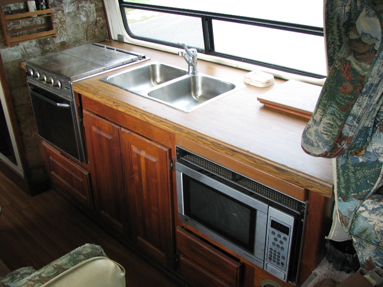 Interior Kitchen2