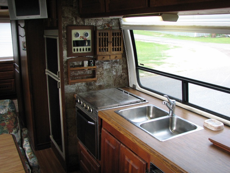 Interior Kitchen3