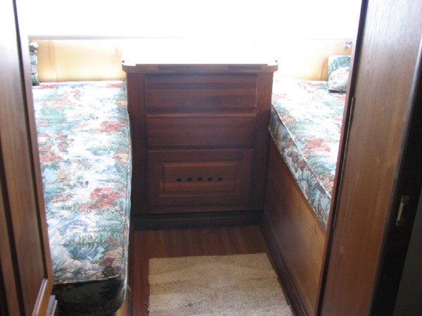 Rear twin Bedroom