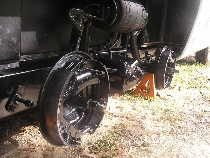 The usual maintenance photos every GMCer has